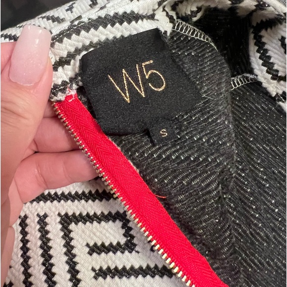 ANTHROPOLOGIE W5 Women's Black/White Geo Print Back Zip Sweater - Picture 3 of 3